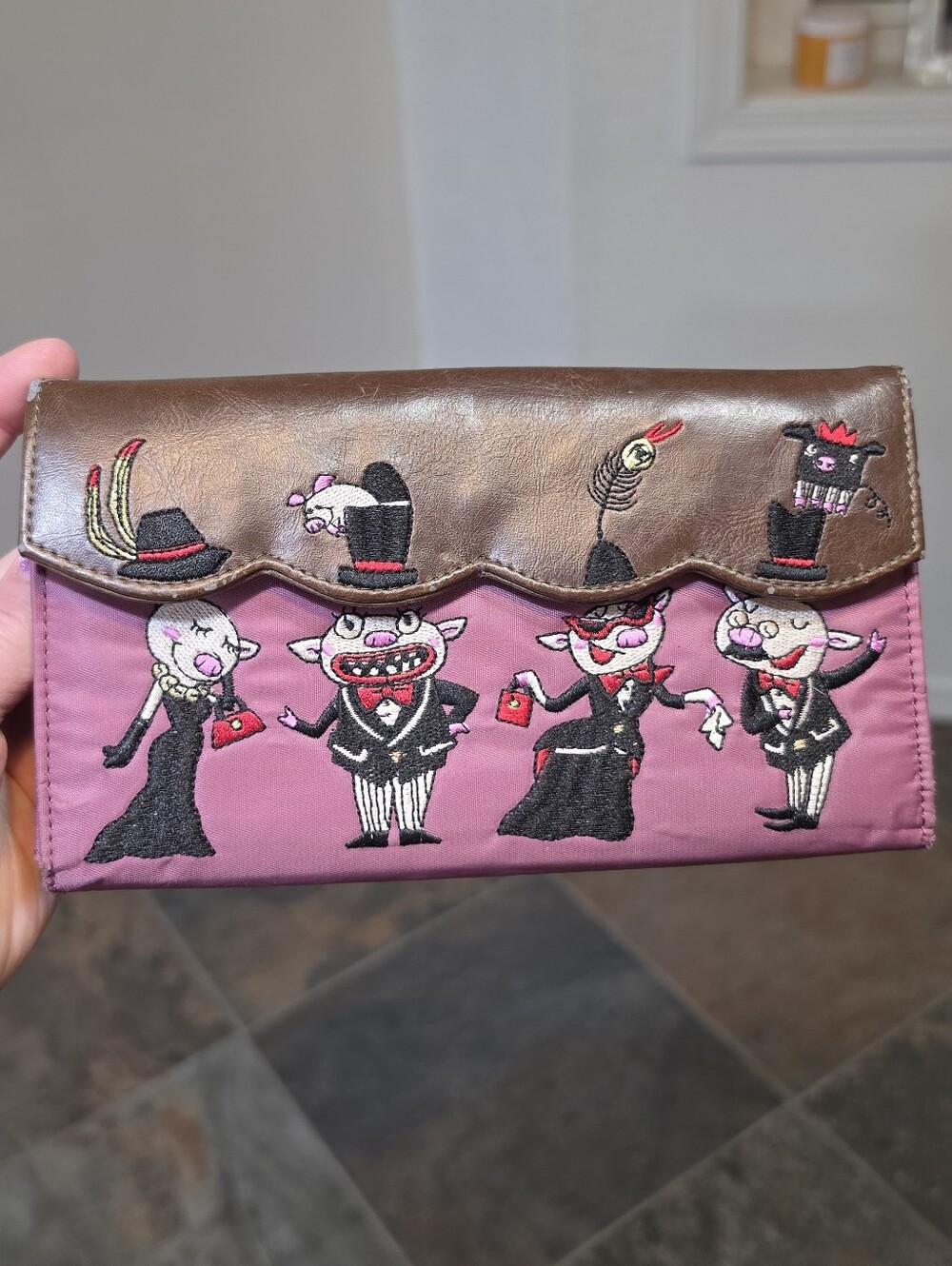 Rare Vintage Olleborebla Alberobello Embroidered Pig Wallet